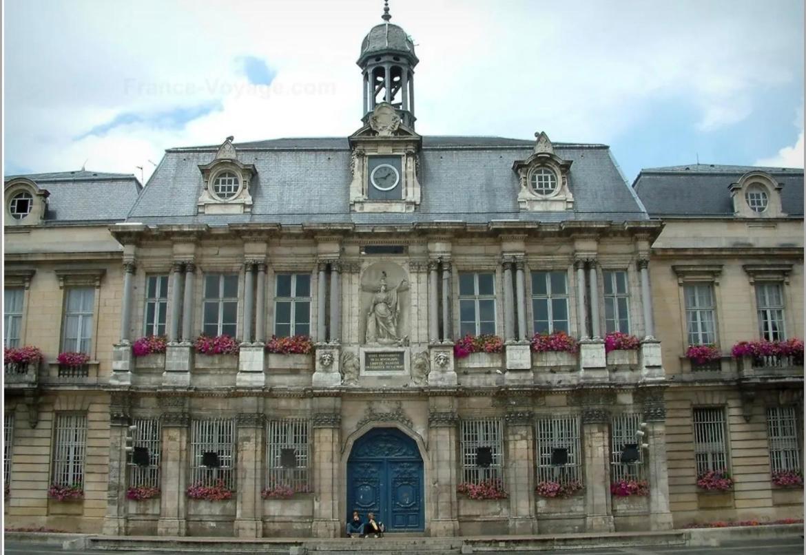 Le Treize Au Coeur Du Bouchon Appartement Troyes Buitenkant foto