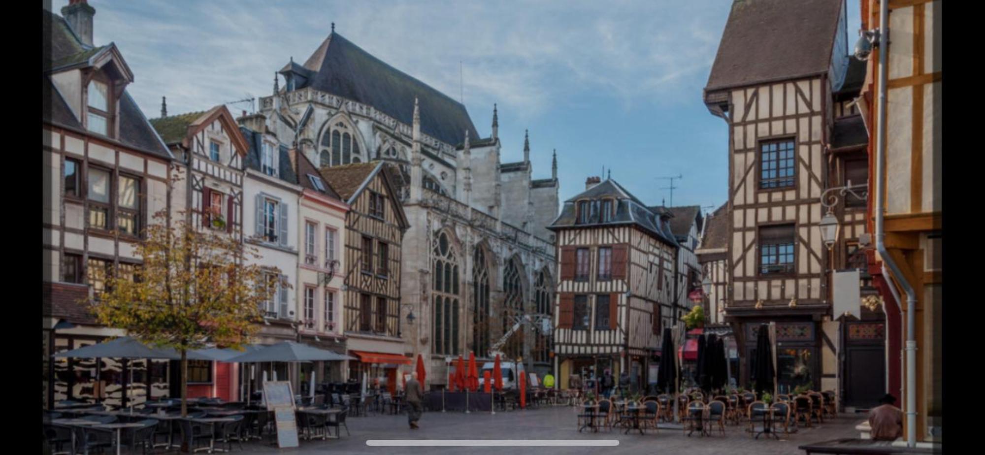 Le Treize Au Coeur Du Bouchon Appartement Troyes Buitenkant foto